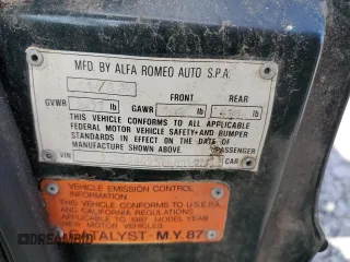 1983 Alfa Romeo Spider Veloce z VIN ZARBA541XD1016802, wystawiony jako Copart lot #51383595 z przebiegiem 127 904 mil mil oraz Czysty tytuł • Clean title. Historia ofert i sprzedaży dostępna na DreamBid. Obrazek 12.