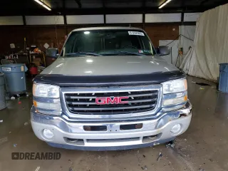 2006 GMC Sierra 1500 SLE1 z VIN 2GTEK13T861139933, wystawiony jako Copart lot #61262555 z przebiegiem 177 247 mil mil oraz Czysty tytuł • Clean title. Historia ofert i sprzedaży dostępna na DreamBid. Obrazek 5.