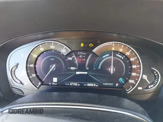 2019 BMW 5 Series 530e iPerformance with VIN WBAJA9C51KB391855, listed as a IAAI auction lot 41429622 with 47,162 mi miles. Bid and sale history available at carsss.com. Image 7.