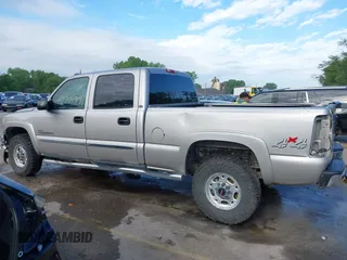 2004 GMC Sierra 2500HD with VIN 1GTHK23194F136501, listed as a IAAI auction lot 42204491 with 226,947 mi miles and . Bid and sale history available at DreamBid. Image 15.