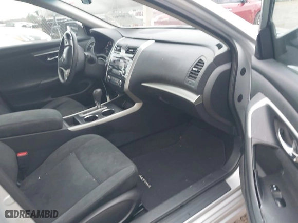 2015 Nissan Altima 2.5 S with VIN 1N4AL3AP4FC135410, listed as a IAAI auction lot 41703965 with 174,716 mi miles. Bid and sale history available at carsss.com. Image 5.