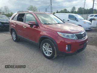 2014 Kia Sorento LX z VIN 5XYKT3A6XEG449692, wystawiony jako Copart lot #55324885 z przebiegiem 103 809 mil mil oraz Szkoda całkowita • Salvage title. Historia ofert i sprzedaży dostępna na DreamBid. Obrazek 4.