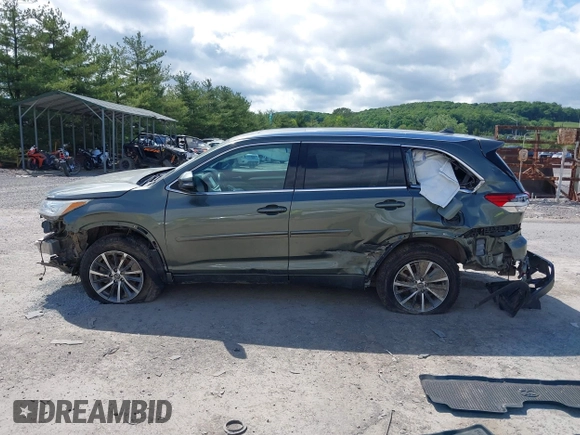 2018 Toyota Highlander SE with VIN 5TDJZRFH6JS882317, listed as a IAAI auction lot 42274438 with 77,143 mi miles and . Bid and sale history available at DreamBid. Image 15.