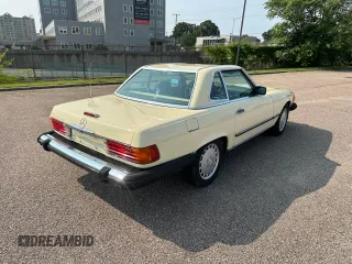 1988 Mercedes-Benz 560 SL с VIN WDBBA48D1JA083131, выставлен на аукционе Copart как лот 59868785 с пробегом 186 389 миль миль и Чистый • Clean title. История ставок и продаж доступна на DreamBid. Изображение 4.