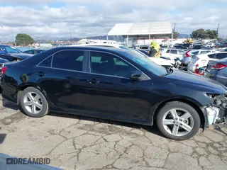 2014 Toyota Camry Hybrid LE with VIN 4T1BD1FK3EU117305, listed as a IAAI auction lot 41514217 with 141,081 mi miles. Bid and sale history available at carsss.com. Image 14.