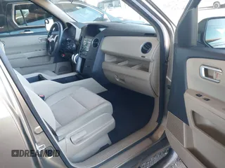 2011 Honda Pilot EX with VIN 5FNYF3H4XBB028225, listed as a IAAI auction lot 41873192 with 155,556 mi miles and . Bid and sale history available at carsss.com. Image 5.