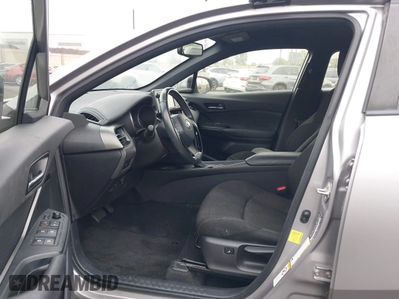 2018 Toyota C-HR XLE with VIN JTNKHMBX5J1011568, listed as a IAAI auction lot 42043867 with 30,699 mi miles. Bid and sale history available at carsss.com. Image 5.