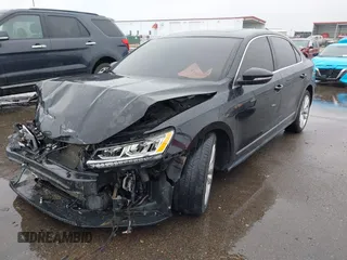 2017 Volkswagen Passat SE z VIN 1VWGT7A32HC017669, wystawiony jako IAAI lot #41938824 z przebiegiem 122 323 mil mil oraz . Historia ofert i sprzedaży dostępna na DreamBid. Obrazek 2.