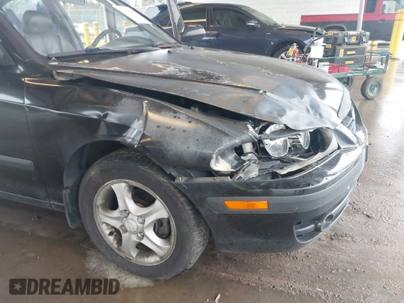2005 Hyundai Elantra GLS z VIN KMHDN46D15U949573, wystawiony jako IAAI lot #41870209 z przebiegiem 175 819 mil mil oraz . Historia ofert i sprzedaży dostępna na DreamBid. Obrazek 6.
