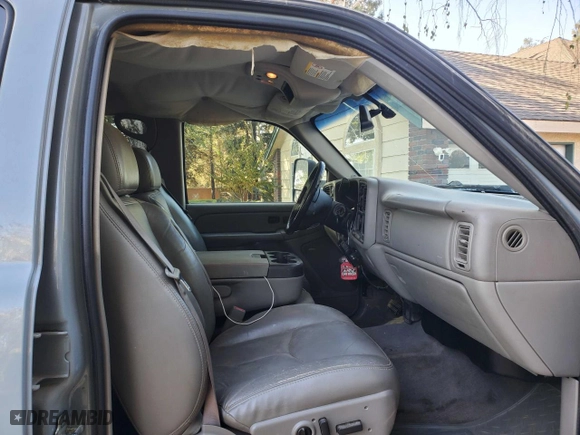 2006 Chevrolet Silverado 2500HD Work Truck with VIN 1GCHK23246F108181, listed as a Copart auction lot 79138164 with 157,889 mi miles and Clean Title. Bid and sale history available at carsss.com. Image 5.