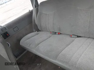 2000 Chevrolet Astro z VIN 1GNEL19W1YB209135, wystawiony jako IAAI lot #42448427 z przebiegiem 224 257 mil mil oraz . Historia ofert i sprzedaży dostępna na DreamBid. Obrazek 8.