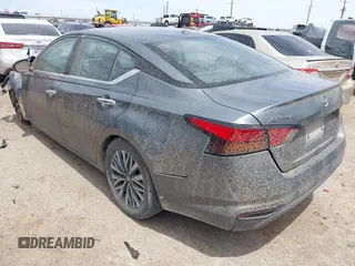 2023 Nissan Altima SV z VIN 1N4BL4DV3PN317528, wystawiony jako IAAI lot #42130756 z przebiegiem 73 037 mil mil oraz . Historia ofert i sprzedaży dostępna na DreamBid. Obrazek 3.