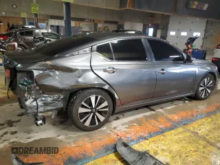 2022 Nissan Altima SV z VIN 1N4BL4DV3NN321561, wystawiony jako Copart lot #87900315 z przebiegiem 116 955 mil mil oraz Szkoda całkowita • Salvage title. Historia ofert i sprzedaży dostępna na DreamBid. Obrazek 3.