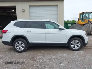 2019 Volkswagen Atlas SE with VIN 1V2WR2CA2KC545696, listed as a IAAI auction lot 42076774 with 138,564 mi miles and . Bid and sale history available at DreamBid. Image 12.