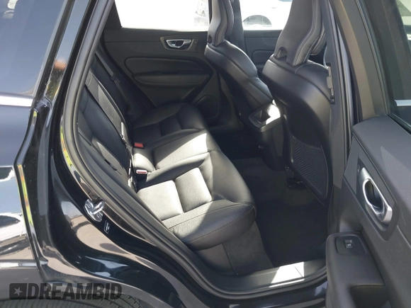 2020 Volvo XC60 Momentum z VIN YV4102RK9L1474206, wystawiony jako IAAI lot #41731881 z przebiegiem 77 908 mil mil oraz . Historia ofert i sprzedaży dostępna na DreamBid. Obrazek 8.