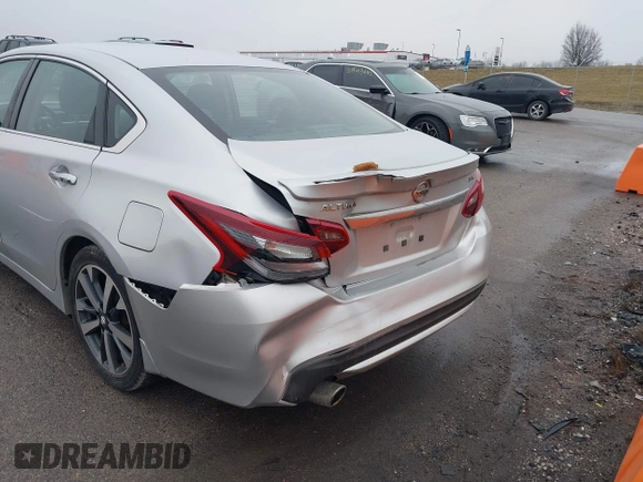 2017 Nissan Altima SV with VIN 1N4AL3AP4HC110638, listed as a IAAI auction lot 38587511 with 104,070 mi miles and . Bid and sale history available at carsss.com. Image 6.