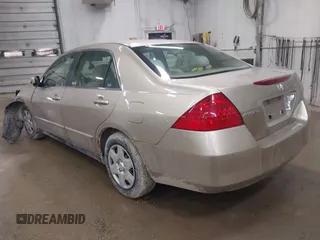 2007 Honda Accord LX with VIN 1HGCM564378064001, listed as a IAAI auction lot 42426510 with 86,574 mi miles and . Bid and sale history available at DreamBid. Image 3.