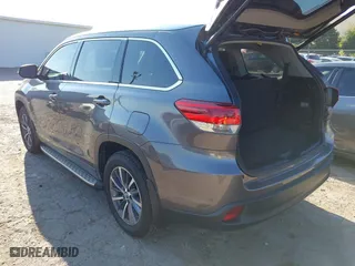 2019 Toyota Highlander SE with VIN 5TDJZRFH7KS950268, listed as a IAAI auction lot 40516162 with 37,868 mi miles. Bid and sale history available at carsss.com. Image 3.