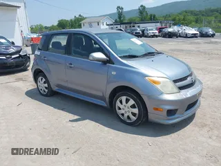 2006 Scion xA z VIN JTKKT624965011702, wystawiony jako IAAI lot #42419141 z przebiegiem 184 661 mil mil oraz . Historia ofert i sprzedaży dostępna na DreamBid. Obrazek 1.