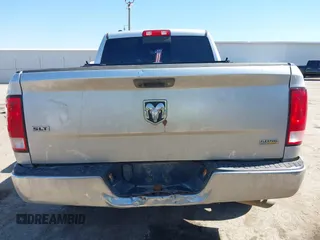 2018 Ram 1500 SLT z VIN 1C6RR6GG7JS303857, wystawiony jako IAAI lot #41779748 z przebiegiem 153 289 mil mil oraz . Historia ofert i sprzedaży dostępna na DreamBid. Obrazek 16.