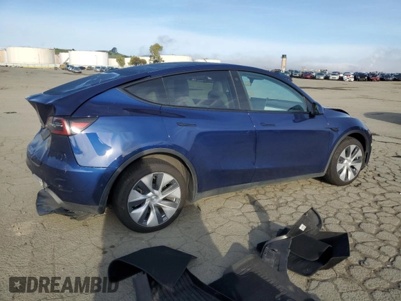 2022 Tesla Model Y Long Range with VIN 7SAYGDEE2NF419229, listed as a Copart auction lot 49902165 with 40,369 mi miles and Salvage Title. Bid and sale history available at DreamBid. Image 3.
