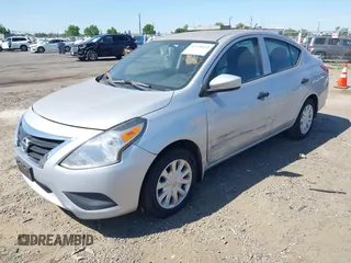 2017 Nissan Versa S Plus z VIN 3N1CN7AP1HL898824, wystawiony jako IAAI lot #42378655 z przebiegiem 96 499 mil mil oraz . Historia ofert i sprzedaży dostępna na DreamBid. Obrazek 2.