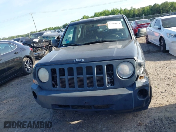 2008 Jeep Patriot Sport с VIN 1J8FT28018D601044, выставлен на аукционе IAAI как лот 42280611 с пробегом 168 725 миль миль и . История ставок и продаж доступна на DreamBid. Изображение 12.