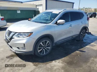 2018 Nissan Rogue SV z VIN JN8AT2MV2JW323191, wystawiony jako Copart lot #50970065 z przebiegiem 135 170 mil mil oraz Szkoda całkowita • Salvage title. Historia ofert i sprzedaży dostępna na DreamBid. Obrazek 1.