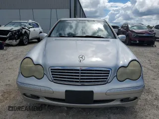 2004 Mercedes-Benz C 320 with VIN WDBRF64J94F458584, listed as a Copart auction lot 71086584 with 112,052 mi miles and Salvage Title. Bid and sale history available at DreamBid. Image 5.