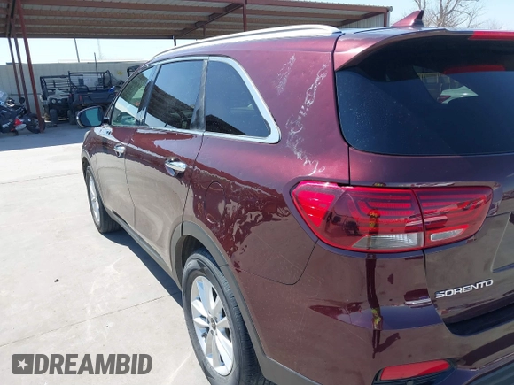 2019 Kia Sorento L z VIN 5XYPG4A32KG568841, wystawiony jako IAAI lot #41833435 z przebiegiem 103 426 mil mil oraz . Historia ofert i sprzedaży dostępna na DreamBid. Obrazek 18.