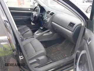 2008 Volkswagen Jetta SE z VIN 3VWRM71K98M091991, wystawiony jako IAAI lot #42550309 z przebiegiem 136 264 mil mil oraz . Historia ofert i sprzedaży dostępna na DreamBid. Obrazek 5.