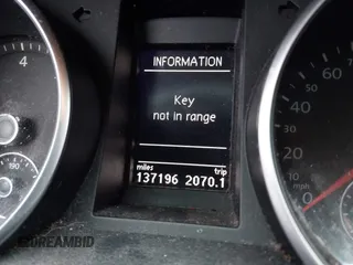 2011 Volkswagen GTI w/Sunroof & Navi PZEV с VIN WVWGD7AJ3BW101715, выставлен на аукционе IAAI как лот 42159103 с пробегом 137 196 миль миль и . История ставок и продаж доступна на DreamBid. Изображение 7.