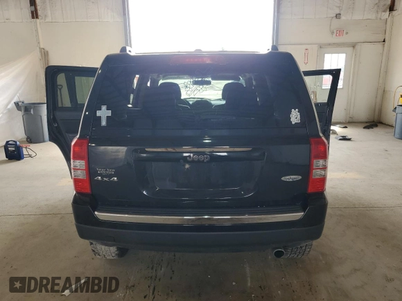 2016 Jeep Patriot Latitude z VIN 1C4NJRFB1GD799628, wystawiony jako Copart lot #60690555 z przebiegiem 43 021 mil mil oraz Szkoda całkowita • Salvage title. Historia ofert i sprzedaży dostępna na DreamBid. Obrazek 6.