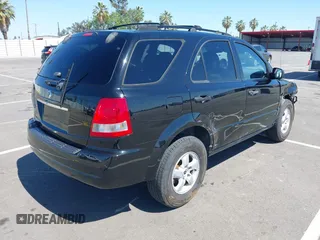 2006 Kia Sorento LX z VIN KNDJD733865576079, wystawiony jako IAAI lot #42294266 z przebiegiem 111 057 mil mil oraz . Historia ofert i sprzedaży dostępna na DreamBid. Obrazek 4.