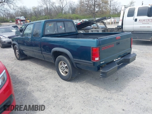 1996 Dodge Dakota z VIN 1B7GL23X2TS583075, wystawiony jako IAAI lot #42049233 z przebiegiem 144 020 mil mil oraz . Historia ofert i sprzedaży dostępna na DreamBid. Obrazek 3.