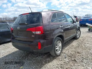 2015 Kia Sorento LX with VIN 5XYKTDA68FG603310, listed as a IAAI auction lot 41898305 with 134,705 mi miles. Bid and sale history available at carsss.com. Image 4.