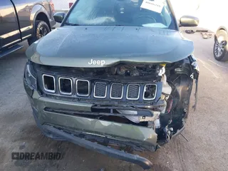 2019 Jeep Compass Altitude z VIN 3C4NJCBB6KT637645, wystawiony jako IAAI lot #40686310 z przebiegiem 60 215 mil mil oraz . Historia ofert i sprzedaży dostępna na DreamBid. Obrazek 6.
