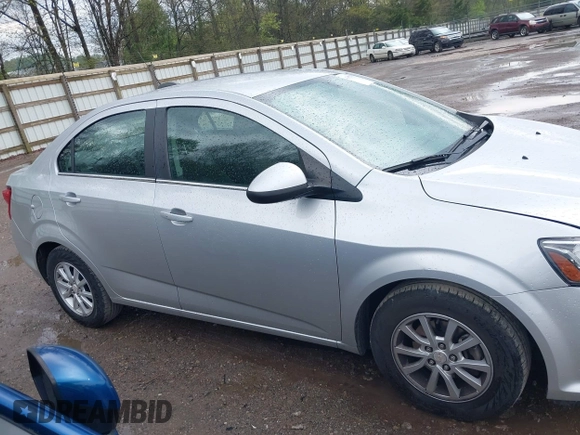 2018 Chevrolet Sonic LT with VIN 1G1JD5SH2J4103402, listed as a IAAI auction lot 41997793 with 125,347 mi miles and . Bid and sale history available at DreamBid. Image 13.
