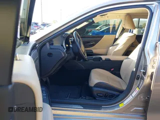 2019 Lexus ES 350 with VIN JTHBZ1B17K2004045, listed as a IAAI auction lot 41782256 with 58,039 mi miles and . Bid and sale history available at DreamBid. Image 5.