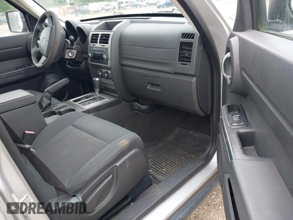 2011 Dodge Nitro SE with VIN 1D4PU2GK5BW532661, listed as a IAAI auction lot 42552873 with 132,372 mi miles and . Bid and sale history available at DreamBid. Image 5.