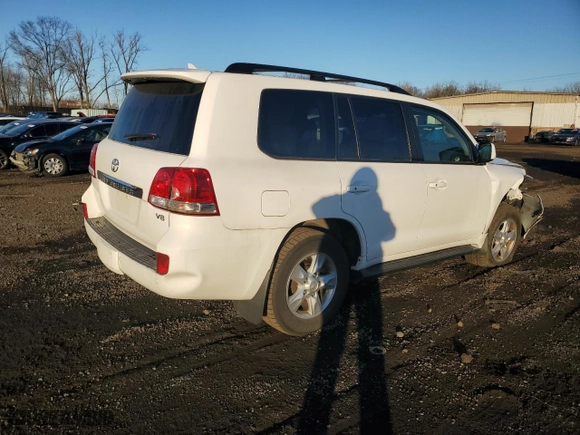 2011 Toyota Land Cruiser with VIN JTMHY7AJ9B4008475, listed as a Copart auction lot 84820024 with 101,903 mi miles and Salvage Title. Bid and sale history available at carsss.com. Image 3.