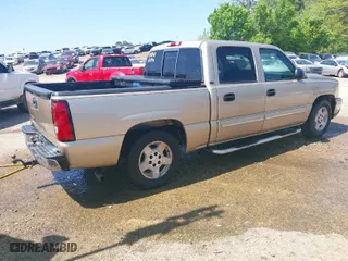 2006 Chevrolet Silverado 1500 LT1 with VIN 2GCEC13T361168110, listed as a IAAI auction lot 41863581 with 193,594 mi miles. Bid and sale history available at carsss.com. Image 4.