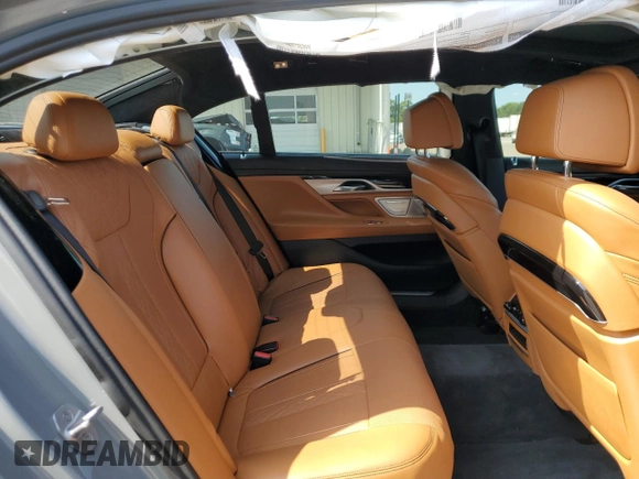 2018 BMW 7 Series 750i with VIN WBA7F0C55JGM22484, listed as a Copart auction lot 67475724 with 40,048 mi miles and Salvage Title. Bid and sale history available at carsss.com. Image 10.