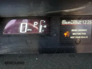 2016 Toyota Prius One z VIN JTDKDTB31G1129391, wystawiony jako Copart lot #46471415 z przebiegiem 104 649 mil mil oraz Szkoda całkowita • Salvage title. Historia ofert i sprzedaży dostępna na DreamBid. Obrazek 9.