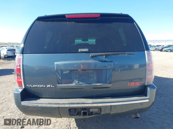 2008 GMC Yukon XL z VIN 1GKFK66828J210470, wystawiony jako IAAI lot #42119370 z przebiegiem 204 296 mil mil oraz . Historia ofert i sprzedaży dostępna na DreamBid. Obrazek 16.