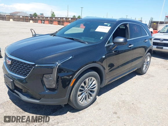 2024 Cadillac XT4 AWD Premium Luxury z VIN 1GYFZDR44RF144801, wystawiony jako IAAI lot #42646613 z przebiegiem 37 358 mil mil oraz . Historia ofert i sprzedaży dostępna na DreamBid. Obrazek 2.
