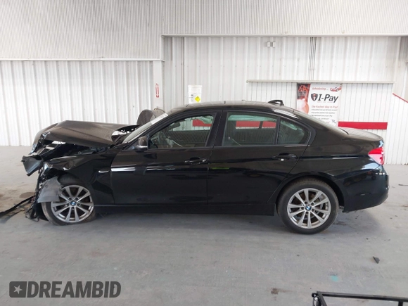 2016 BMW 3 Series 320i z VIN WBA8A9C50GK616434, wystawiony jako IAAI lot #42342037 z przebiegiem 198 579 mil mil oraz . Historia ofert i sprzedaży dostępna na DreamBid. Obrazek 14.
