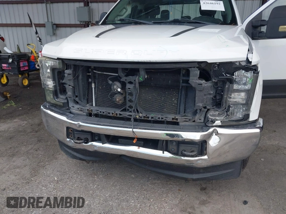 2018 Ford F-250 XL z VIN 1FT7W2B60JEB37227, wystawiony jako IAAI lot #42646192 z przebiegiem 182 730 mil mil oraz . Historia ofert i sprzedaży dostępna na DreamBid. Obrazek 6.