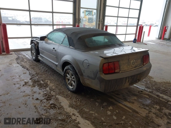 2007 Ford Mustang Deluxe with VIN 1ZVFT84N075276744, listed as a IAAI auction lot 41559826 with 145,129 mi miles and . Bid and sale history available at carsss.com. Image 3.