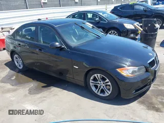 2008 BMW 3 Series 328i z VIN WBAVC57538NK77152, wystawiony jako IAAI lot #42516110 z przebiegiem 225 059 mil mil oraz . Historia ofert i sprzedaży dostępna na DreamBid. Obrazek 1.